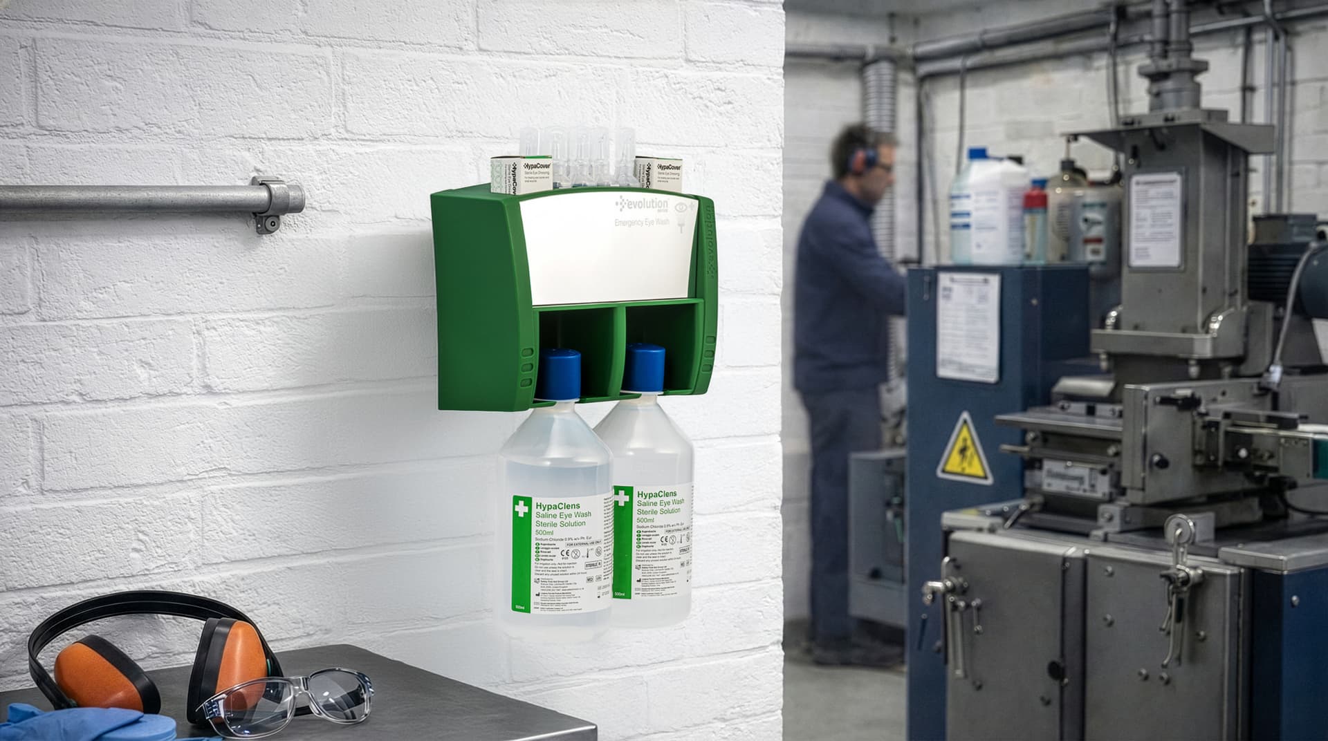Mounted workshop dispenser shown in its setting